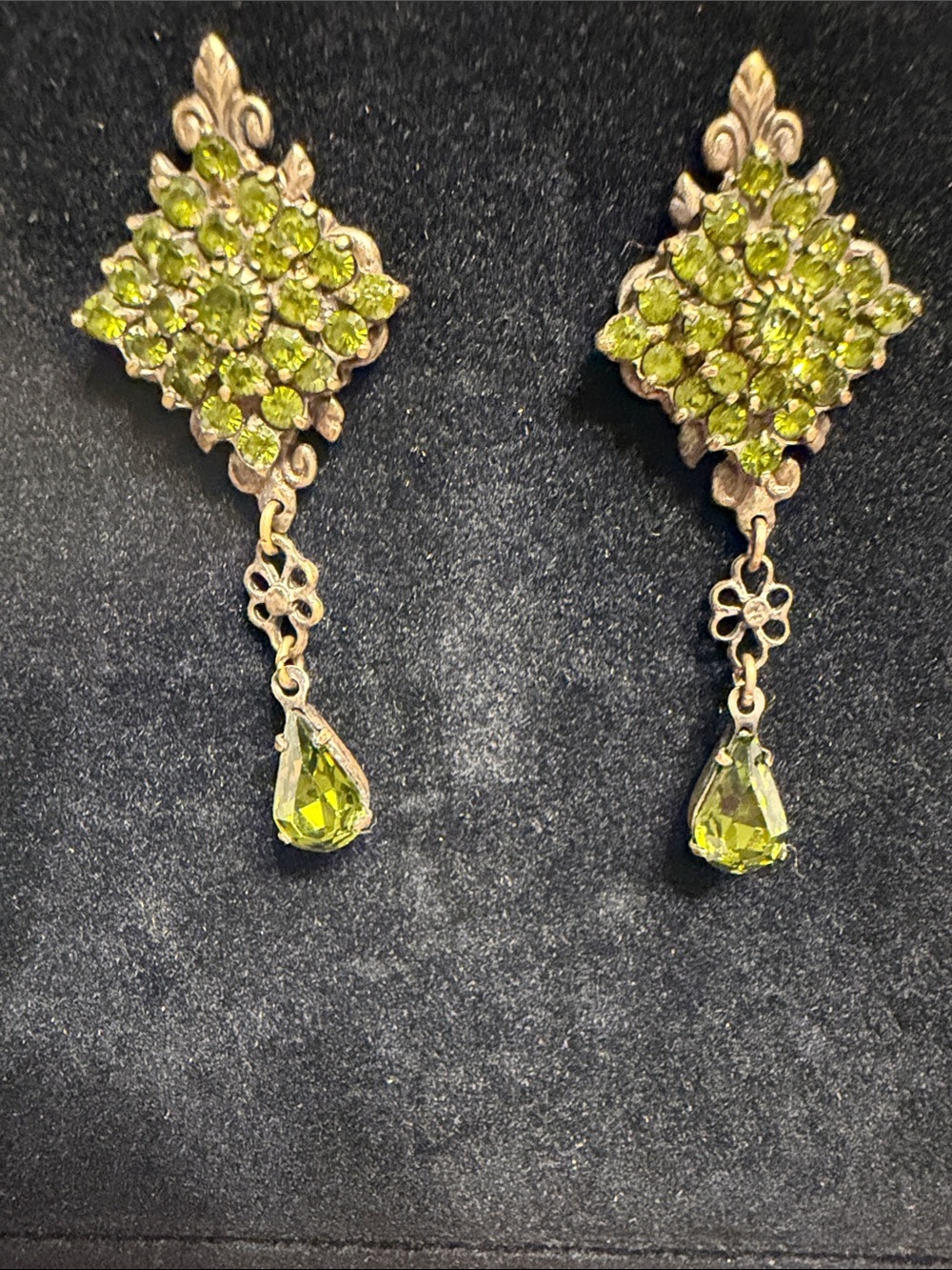 Vintage KENNY MA ©️ SAN FRANCISCO VINTAGE Prong set Peridot pierced earrings